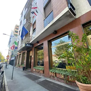 Otel Mokinba Sant'ambroeus, Milano